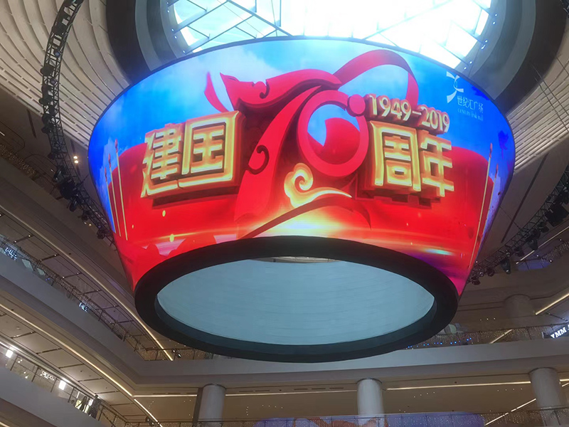 公司花20萬裝修的會議室，竟被客戶吐槽‘像網(wǎng)吧’？高級感會議室的屏幕選擇秘訣”